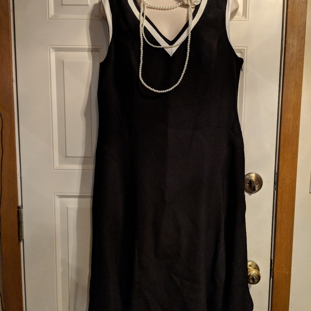BLACK DRESS - Picture 3 of 5